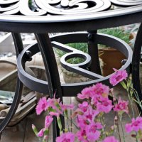 Vista previa: Jill Table - Antique Bronze (85cm round metal garden table)